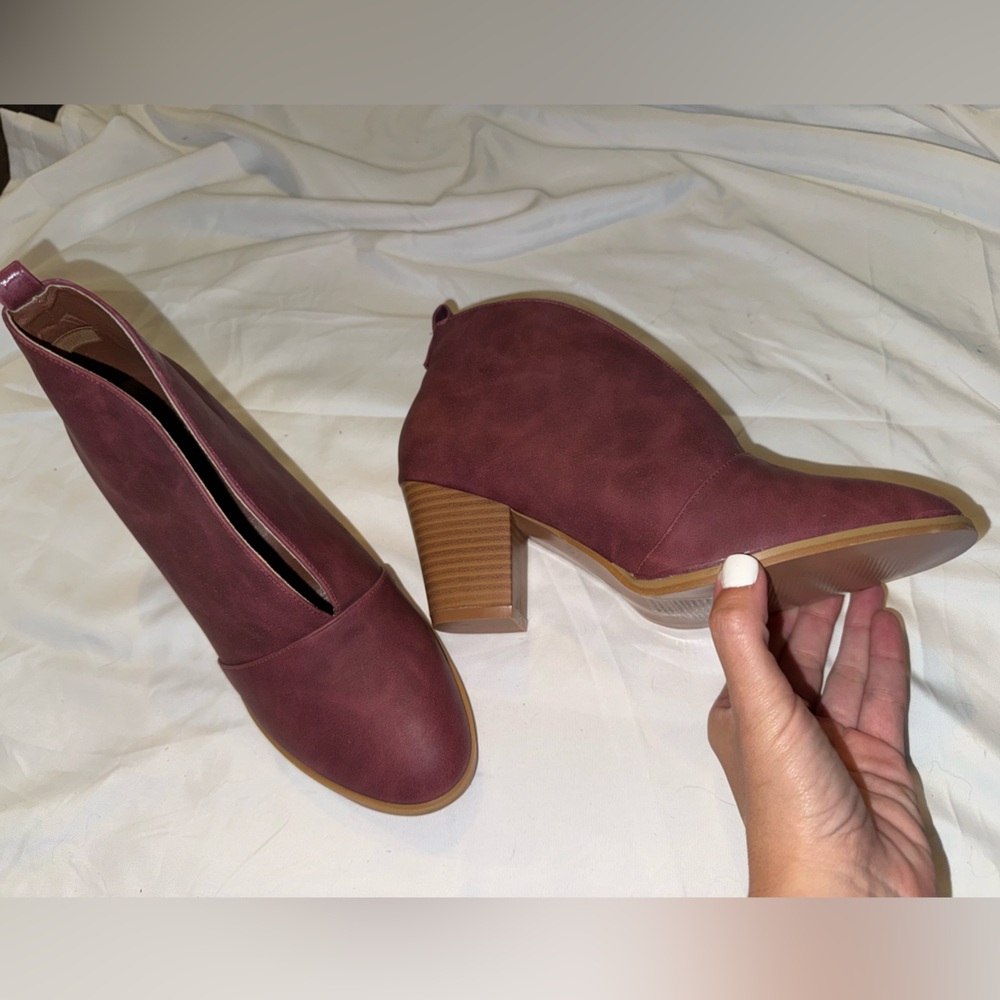Chic Maroon Women's Heeled Boots